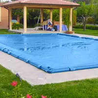 <b>Coperture invernali per piscina</b>, fondamentali per mantenere pulita l\'acqua in inverno, evitare la formazione di alghe e risparmiare costi di manutenzione