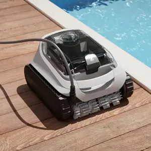 <b>Robot automatici</b>, la soluzione ideale per completare la pulizia della piscina senza perdere tempo, puliscono solo il fondo oppure fondo e pareti della tua vasca
