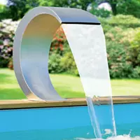 <b>Fontane e cascate</b> decorative per la piscina, dalle piÃ¹ semplici, ai cannoni e alle lame d\'acqua