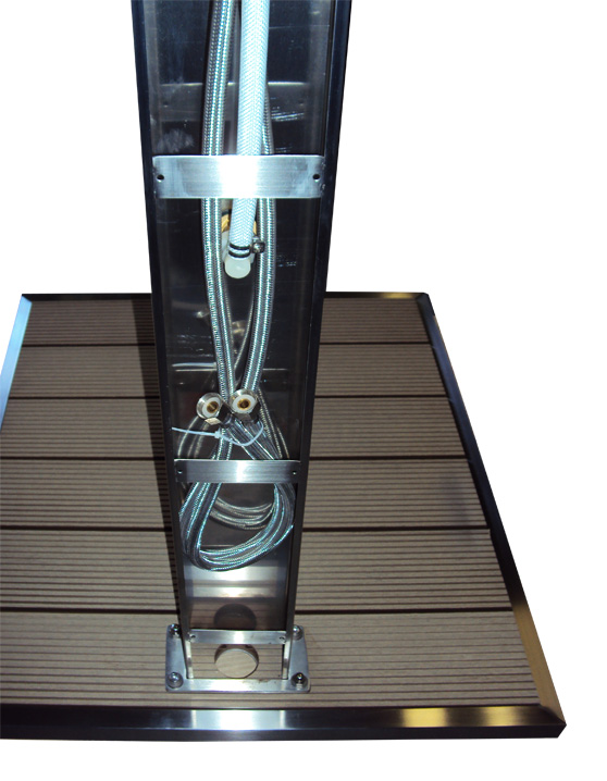 Doccia per piscina ad acqua calda e fredda STEEL DESIGN con pedana