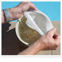 Assorbente galleggiante per cestello skimmer