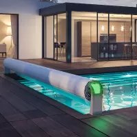 Copertura a tapparelle OPEN AERO di sicurezza Bluetooth per piscine rettangolari