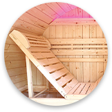 Panca in legno pieghevole con poggiatesta Panca in legno pieghevole con poggiatesta