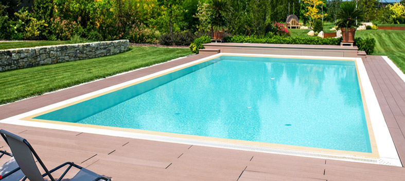 Piscina interrata a sfioro ITALIKA&Acirc;&reg; Infinity in pannelli d'acciaio 6,00 x 3,00 h1,20 m