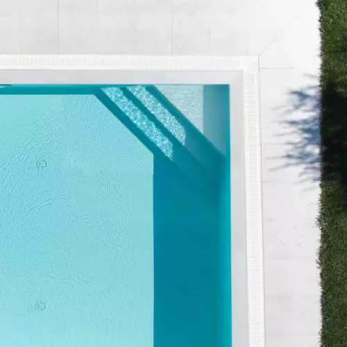 Scala angolare EPS a 3 gradini rasata con liner antisdrucciolo