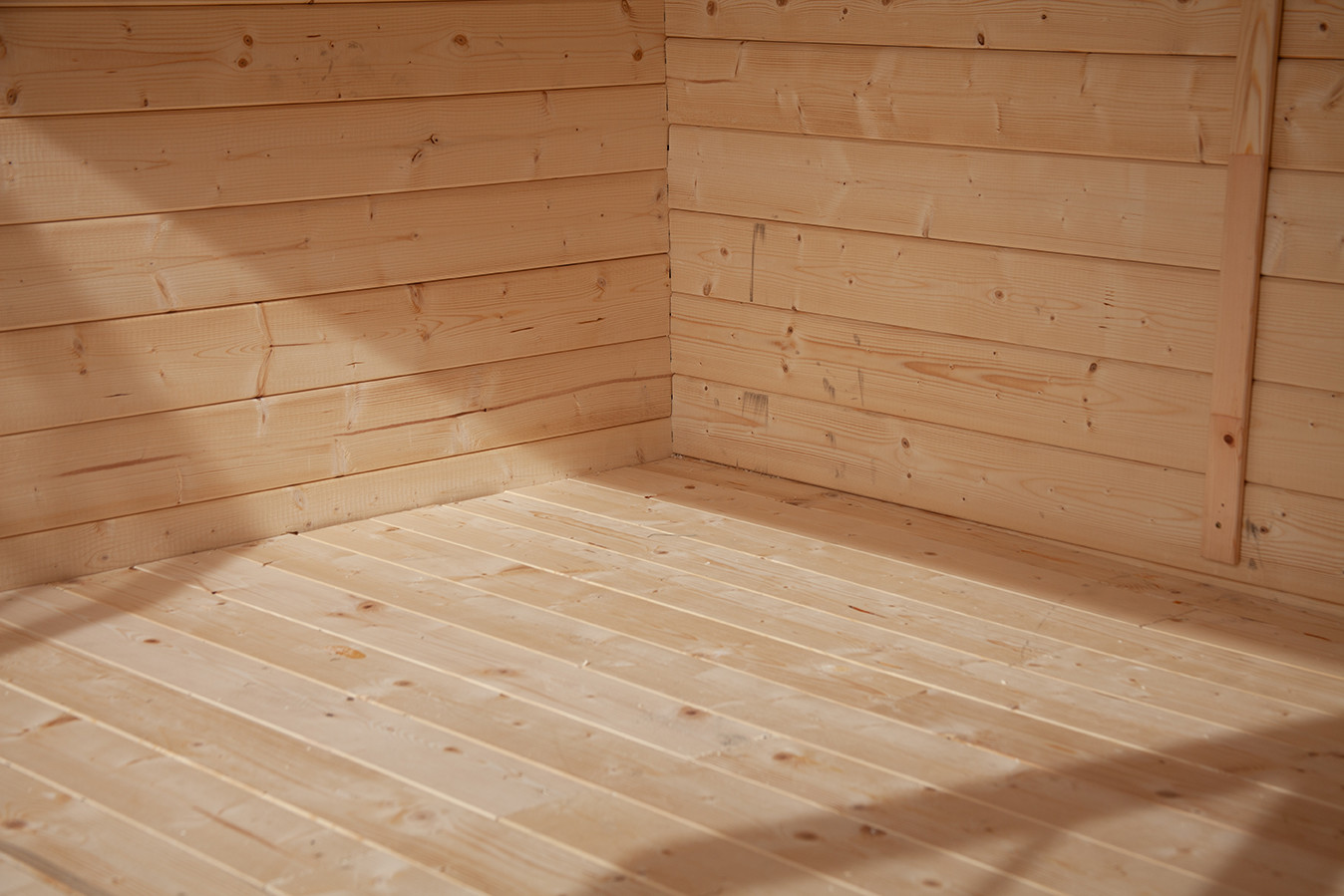 Interno casetta in legno Interno casetta in legno