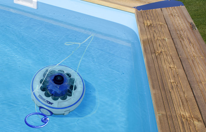 Robot pulitore automatico a batteria WET RUNNER by GRE