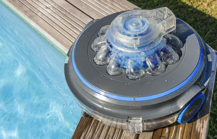 Robot pulitore automatico a batteria WET RUNNER PLUS by GRE