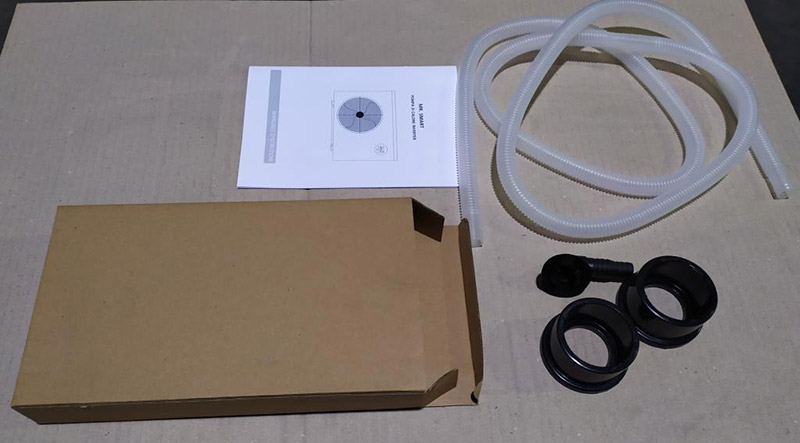 Scatola contenente un tubo per il drenaggio della condensa&Acirc;&nbsp;e dei connettori 