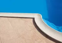 Bordo piscina sagomato BIANCO liscio